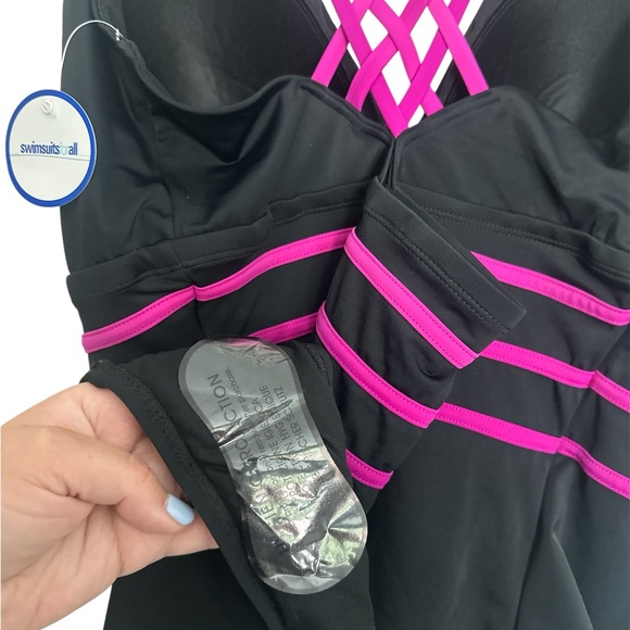 NWT Swimsuits For All Black and Pink One Piece SIZE 26 XXL - Picture 3 of 4